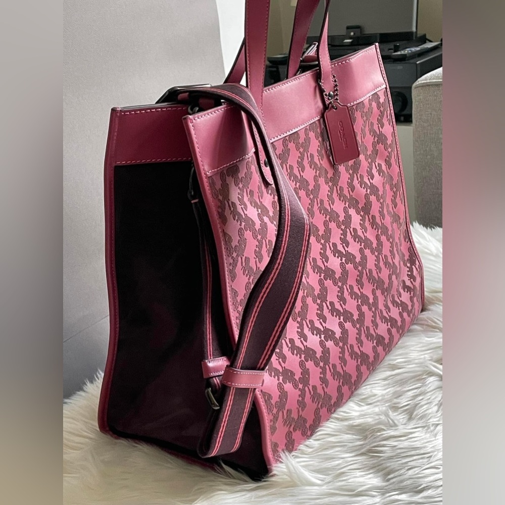 💰SOLD - C6612 - Coach Field Tote 40 with Horse and Carriage - Picture 2 of 11